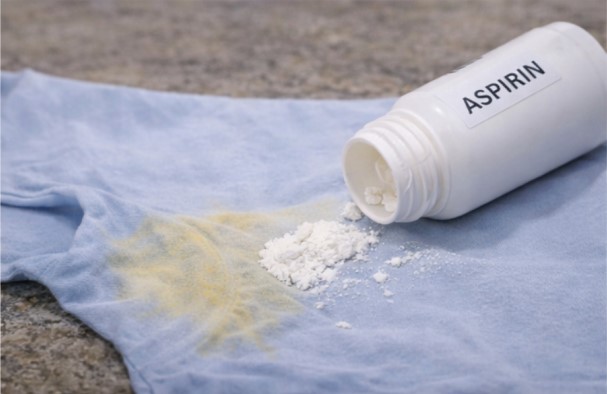 Treating old sweat stains with crushed aspirin paste